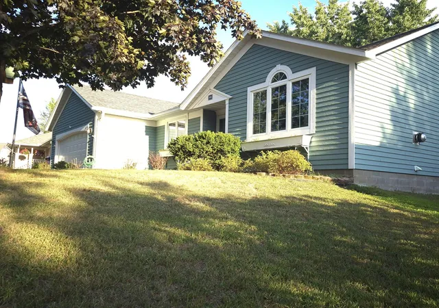 Photo 2 of Single family home for sale at 906 21st Street SE, Saint Cloud, MN 56304 | MLS# 7137406 | Listing updated on 2026-09-14