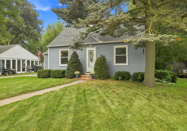 Photo 2 of Single family home for sale at 601 5th Street N, Dassel, MN 55325 | MLS# 7137408 | Listing updated on 2026-10-23