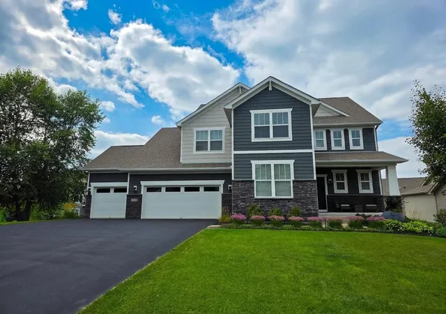 Photo 1 of Single family home for sale at 1305 Interlachen Dr, Saint Paul, MN 55123 | MLS# 7137416 | Listing updated on 2026-09-12