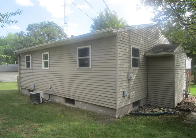 Photo 2 of Single family home for sale at 721 Riverside Ct, Fergus Falls, MN 56537 | MLS# 7137422 | Listing updated on 2026-09-17