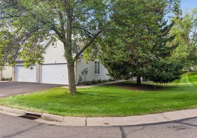 Photo 3 of Sale Pending at 7290 Bordner Dr, Inver Grove Heights, MN 55076 | MLS# 7137453 | Listing updated on 2026-09-29