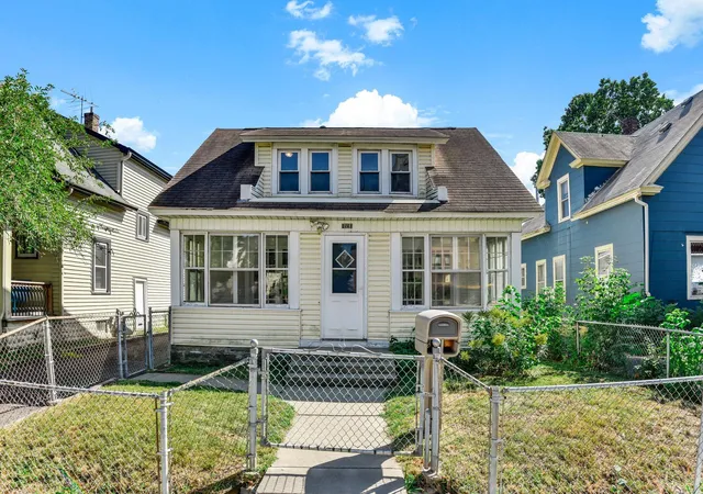 Photo 1 of Single family home for sale at 1530 Selby Ave, Saint Paul, MN 55104 | MLS# 7137456 | Listing updated on 2026-09-04