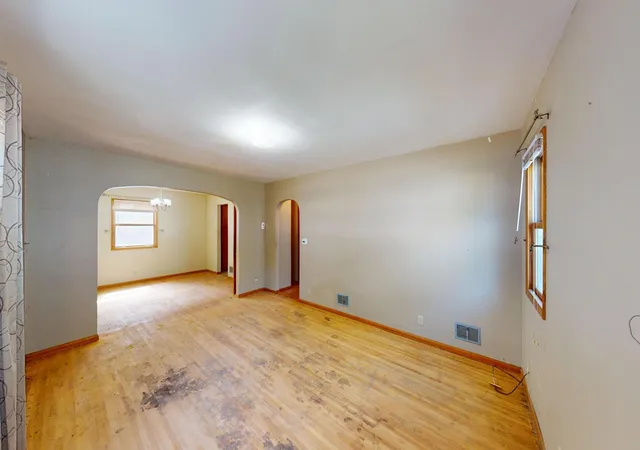 Photo 2 of Single family home for sale at 1420 Academy Ave, Albert Lea, MN 56007 | MLS# 7137483 | Listing updated on 2026-09-12
