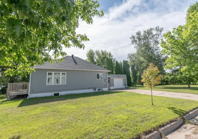 Photo 2 of Single family home for sale at 457 2nd Street Sw, Perham, MN 56573 | MLS# 7137514 | Listing updated on 2026-09-04