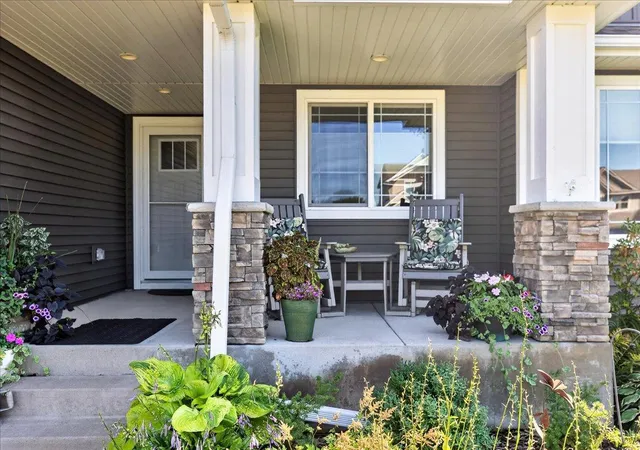 Photo 3 of Single family home for sale at 2020 Red Oak Ln, Hugo, MN 55038 | MLS# 7137518 | Listing updated on 2026-09-21