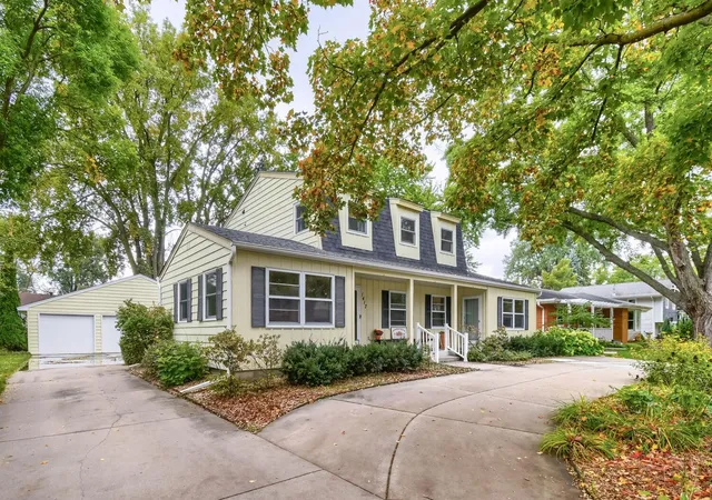 Photo 1 of Single family home for sale at 1417 18th Street Nw, Saint Paul, MN 55112 | MLS# 7137541 | Listing updated on 2026-10-06