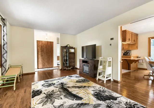 Photo 4 of Single family home for sale at 1417 18th Street NW, Saint Paul, MN 55112 | MLS# 7137541 | Listing updated on 2026-10-06