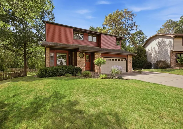 Photo 1 of Sale Pending at 948 Waterford Dr W, Saint Paul, MN 55123 | MLS# 7137554 | Listing updated on 2026-09-16
