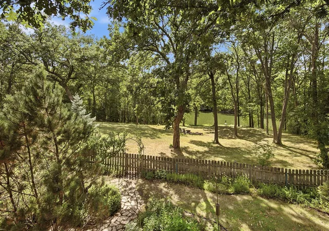 Photo 2 of Sale Pending at 948 Waterford Dr W, Saint Paul, MN 55123 | MLS# 7137554 | Listing updated on 2026-09-16