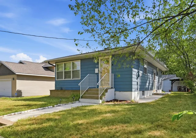 Photo 3 of Single family home for sale at 320 26th Avenue N, Saint Cloud, MN 56303 | MLS# 7137559 | Listing updated on 2026-09-07