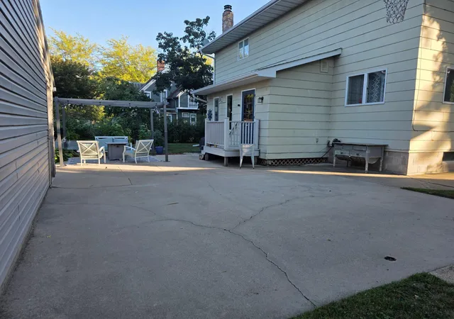 Photo 3 of Single family home for sale at 105 4th Street W, Canby, MN 56220 | MLS# 7137583 | Listing updated on 2026-09-05