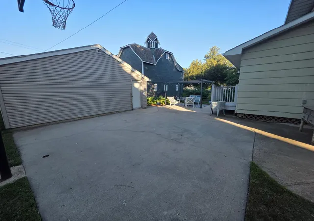 Photo 3 of Single family home for sale at 105 4th Street W, Canby, MN 56220 | MLS# 7137583 | Listing updated on 2026-09-05