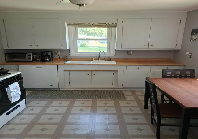 Photo 2 of Sale Pending at 411 15th Street Se, Willmar, MN 56201 | MLS# 7137586 | Listing updated on 2026-09-19