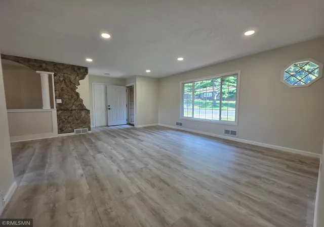 Photo 4 of Single family home for sale at 1306 Woodhill Rd, Burnsville, MN 55337 | MLS# 7137607 | Listing updated on 2026-10-20