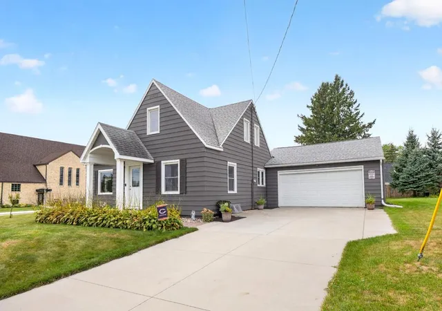 Photo 1 of Sale Pending at 703 N Marshall St, Caledonia, MN 55921 | MLS# 7137629 | Listing updated on 2026-09-30