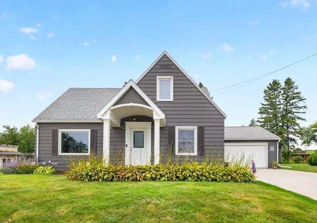Photo 3 of Sale Pending at 703 N Marshall St, Caledonia, MN 55921 | MLS# 7137629 | Listing updated on 2026-09-30