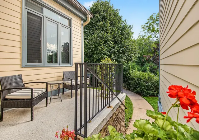 Photo 3 of Single family home for sale at 719 Summit Ave, Saint Paul, MN 55105 | MLS# 7137657 | Listing updated on 2026-09-18