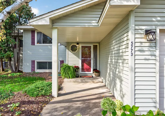 Photo 3 of Single family home for sale at 5773 Ridge Crk Rd, Saint Paul, MN 55126 | MLS# 7137682 | Listing updated on 2026-10-23