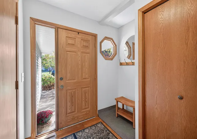 Photo 4 of Single family home for sale at 5773 Ridge Crk Rd, Saint Paul, MN 55126 | MLS# 7137682 | Listing updated on 2026-10-23