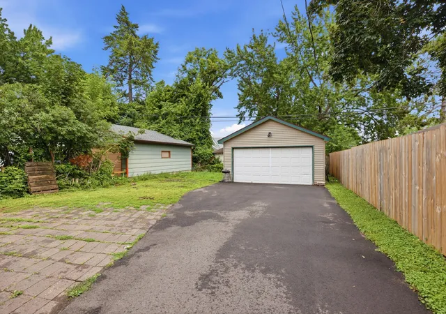 Photo 17 of Single family home for sale at 1002 Matilda St, Saint Paul, MN 55117 | MLS# 7137686 | Listing updated on 2026-09-04