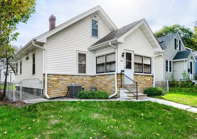 Photo 1 of Single family home for sale at 1428 Hazel St N, Saint Paul, MN 55119 | MLS# 7137702 | Listing updated on 2026-10-08