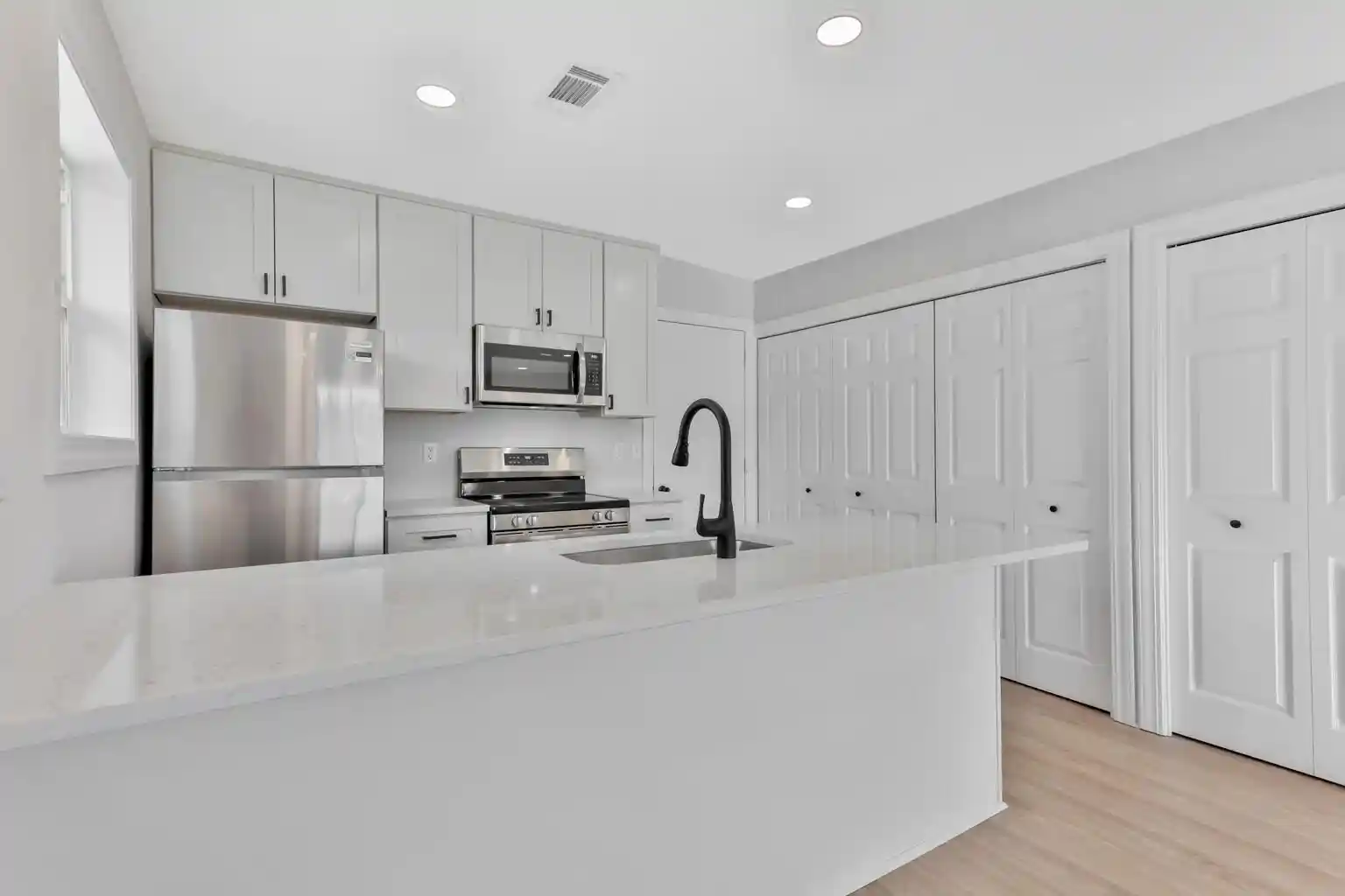 Listing Photo 2 - Condo for sale in 13991 60th St Ct N located at 13991 60th St Ct N, Stillwater, MN 55082 - Unit #306
