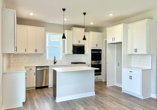 Photo 3 of Single family home for sale at 2089 Kestrel Dr, Shakopee, MN 55379 | MLS# 7137717 | Listing updated on 2026-10-09