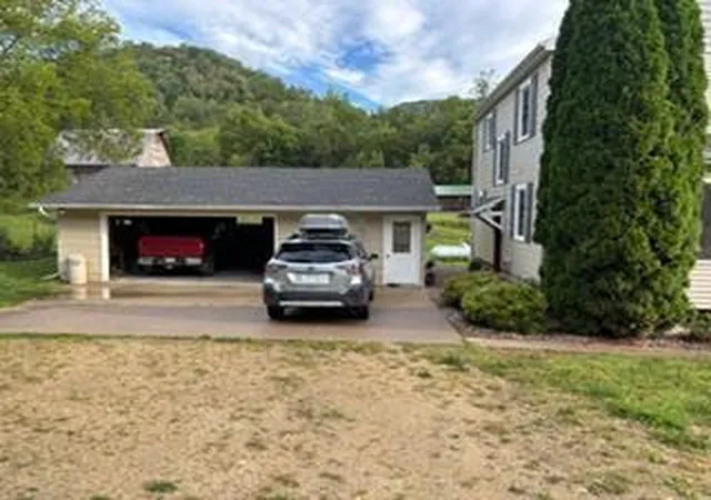 Photo 3 of Single family home for sale at 745 Hanson Valley Rd, Houston, MN 55943 | MLS# 7137718 | Listing updated on 2026-09-04