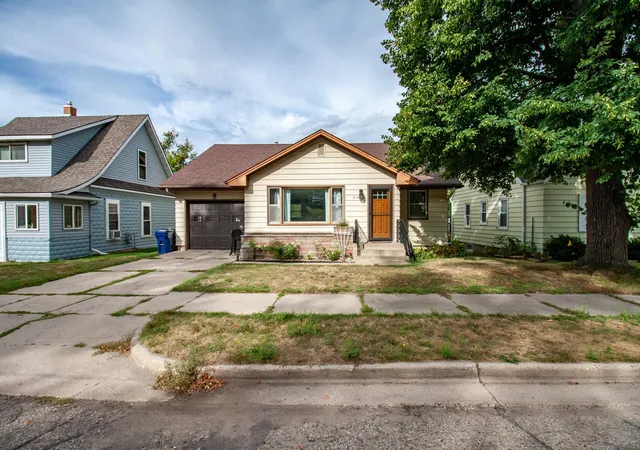 Photo 1 of Single family home for sale at 919 N Park St, Fergus Falls, MN 56537 | MLS# 7137720 | Listing updated on 2026-09-17
