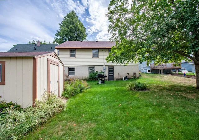 Photo 2 of Single family home for sale at 919 N Park St, Fergus Falls, MN 56537 | MLS# 7137720 | Listing updated on 2026-10-06