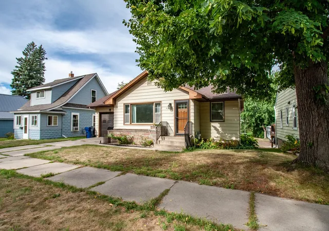 Photo 3 of Single family home for sale at 919 N Park St, Fergus Falls, MN 56537 | MLS# 7137720 | Listing updated on 2026-09-17