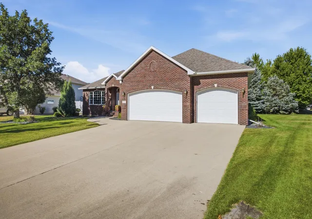 Photo 3 of Single family home for sale at 4233 Timberline Dr S, Fargo, ND 58104 | MLS# 7137793 | Listing updated on 2026-09-04