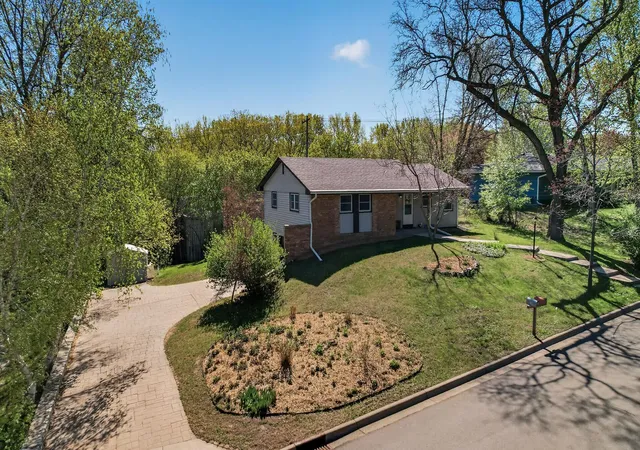 Photo 2 of Single family home for sale at 2580 Winfield Ave, Minneapolis, MN 55422 | MLS# 7137794 | Listing updated on 2026-09-04