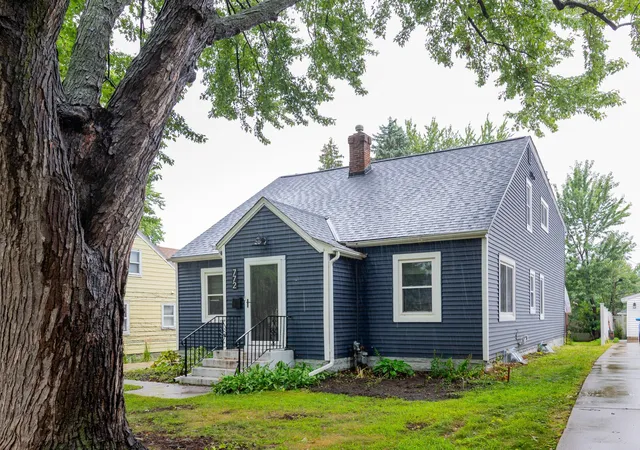 Photo 1 of Single family home for sale at 772 Iowa Ave W, Saint Paul, MN 55117 | MLS# 7137796 | Listing updated on 2026-10-06