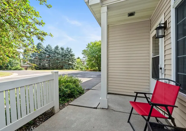 Photo 3 of Single family home for sale at 624 Tamarack Trl, Farmington, MN 55024 | MLS# 7137810 | Listing updated on 2026-09-04