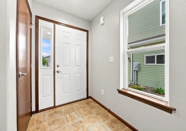 Photo 3 of Townhouse for sale at 454 Foxtail Dr E, West Fargo, ND 58078 | MLS# 7137814 | Listing updated on 2026-09-07