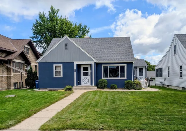 Photo 1 of Single family home for sale at 1020 N German St, New Ulm, MN 56073 | MLS# 7137819 | Listing updated on 2026-09-03