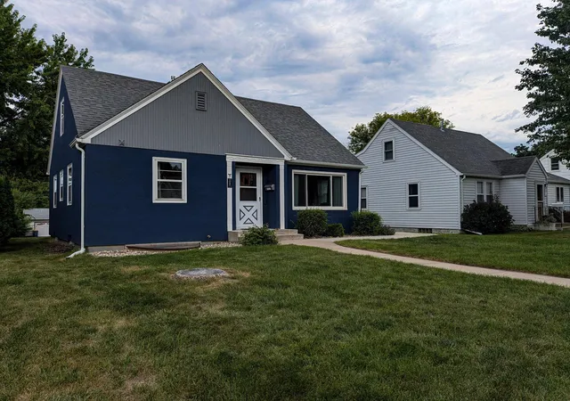 Photo 3 of Single family home for sale at 1020 N German St, New Ulm, MN 56073 | MLS# 7137819 | Listing updated on 2026-09-03