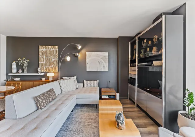 Photo 2 of Condo for sale at 401 1st Street S #912, Minneapolis, MN 55401 | MLS# 7137857 | Listing updated on 2026-09-22