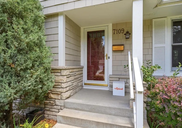 Photo 4 of Sale Pending at 7109 Heatherton Trl, Minneapolis, MN 55435 | MLS# 7137859 | Listing updated on 2026-10-02