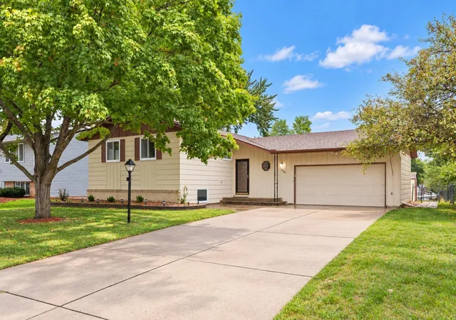 Photo 1 of Single family home for sale at 1326 21st Street W, Hastings, MN 55033 | MLS# 7137867 | Listing updated on 2026-10-08