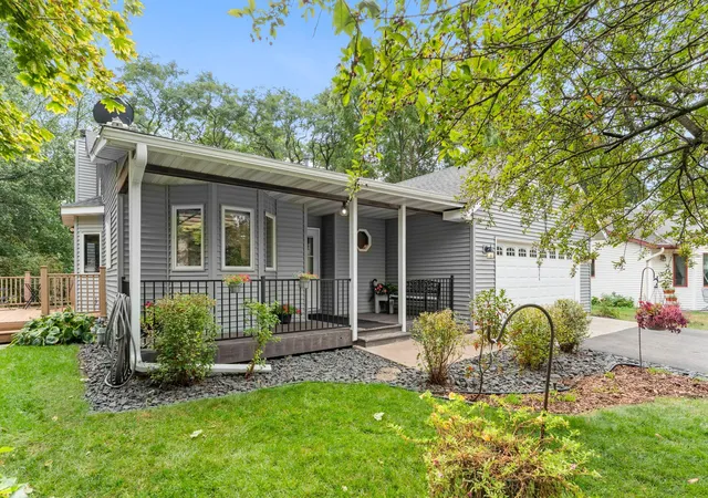 Photo 3 of Single family home for sale at 2966 Thunder Bay Rd, Saint Paul, MN 55117 | MLS# 7137876 | Listing updated on 2026-10-05