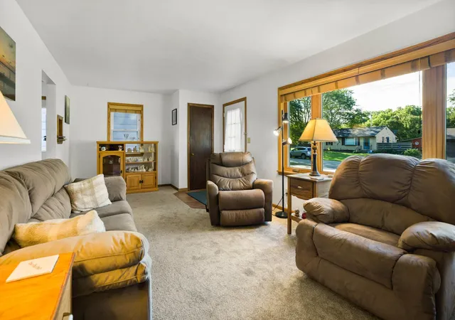 Photo 4 of Single family home for sale at 1303 26th Street SE, Rochester, MN 55904 | MLS# 7137877 | Listing updated on 2026-09-22