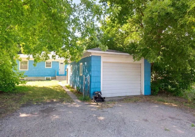Photo 4 of Single family home for sale at 1625 11th Street N, Fargo, ND 58102 | MLS# 7137899 | Listing updated on 2026-10-22