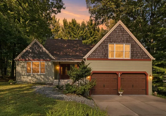 Photo 2 of Single family home for sale at 619 Birchwood Ave, Saint Paul, MN 55110 | MLS# 7137917 | Listing updated on 2026-09-05