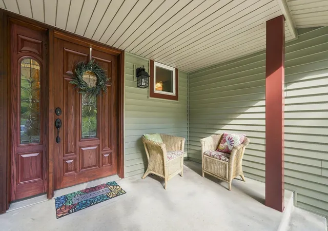 Photo 3 of Sale Pending at 619 Birchwood Ave, Saint Paul, MN 55110 | MLS# 7137917 | Listing updated on 2026-10-03