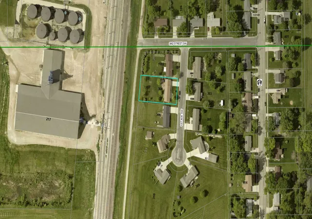 Photo 118 of Single family home for sale at 304 Paul Hanson Dr, Clarks Grove, MN 56016 | MLS# 7137922 | Listing updated on 2026-09-03