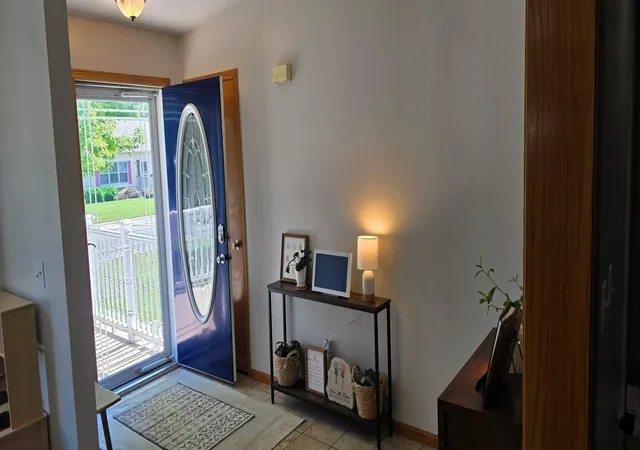 Photo 2 of Single family home for sale at 304 Paul Hanson Dr, Clarks Grove, MN 56016 | MLS# 7137922 | Listing updated on 2026-09-03