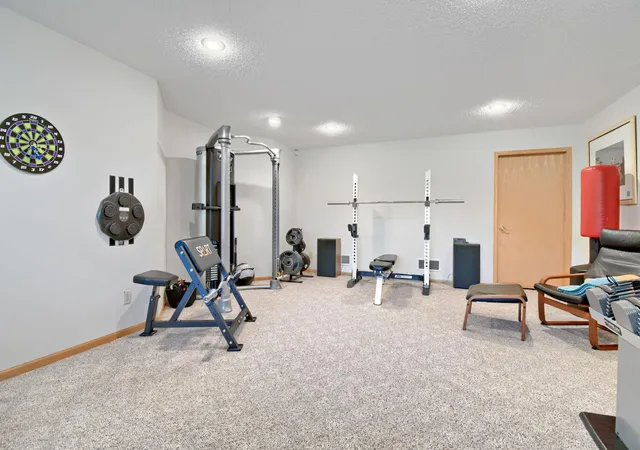 Photo 28 of Single family home for sale at 828 Woodland Dr, Saint Paul, MN 55115 | MLS# 7137932 | Listing updated on 2026-10-05