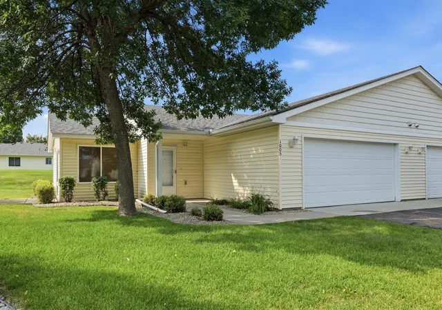 Photo 2 of Sale Pending at 1005 Ivy Ridge Ter, Buffalo, MN 55313 | MLS# 7137934 | Listing updated on 2026-10-02